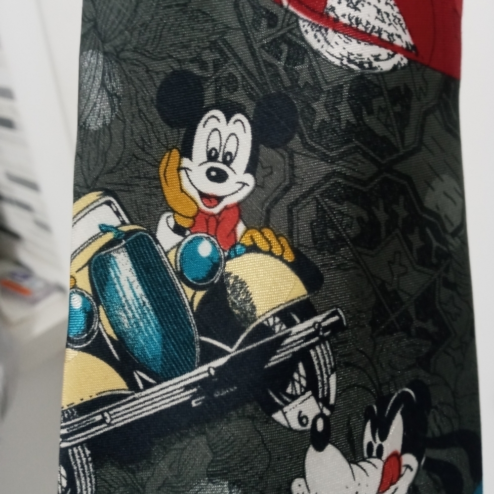 Disney Mickey And Goofy 100% Polyester Tie 58" long 4" Wide